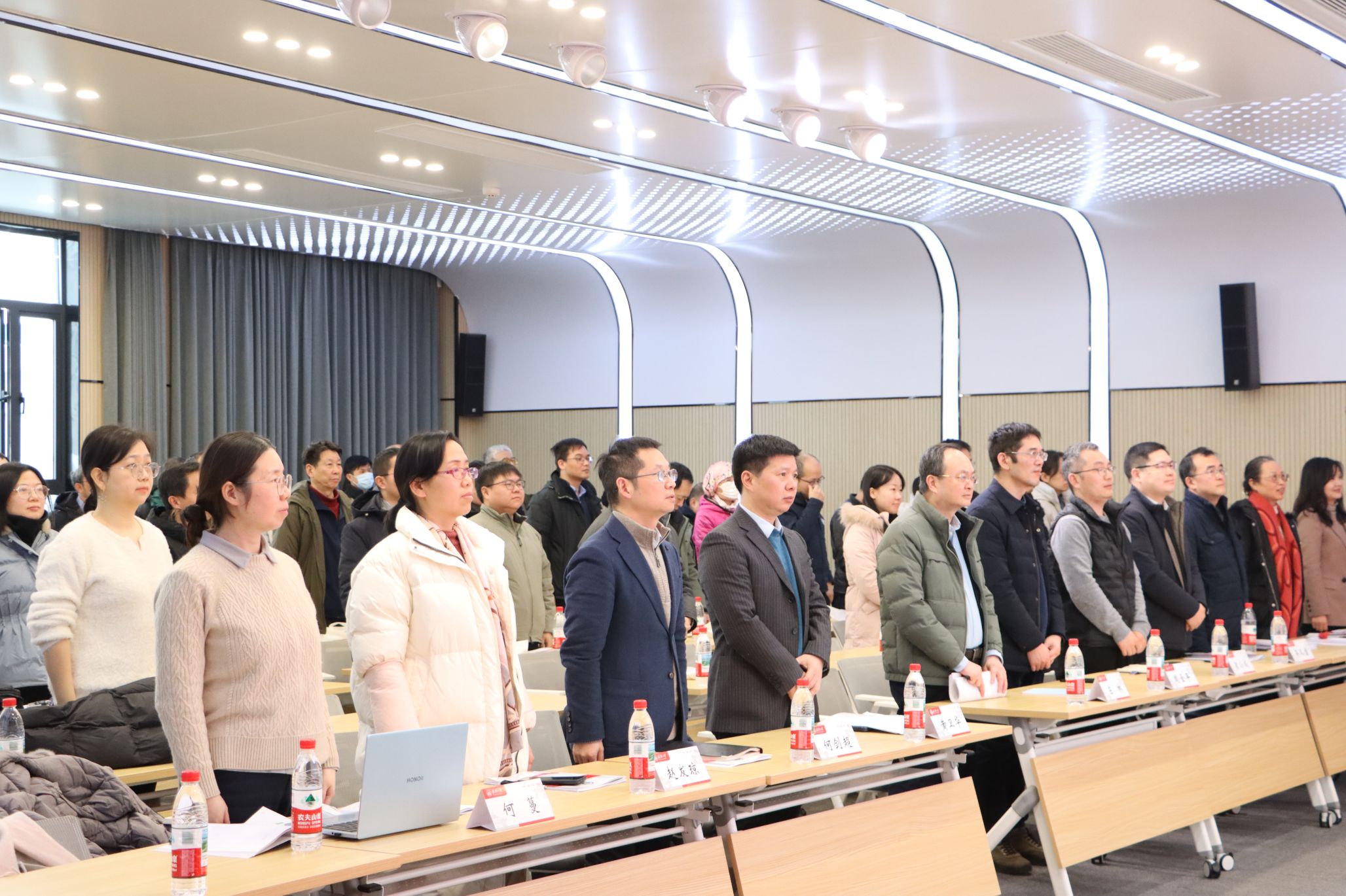 <h3>學(xué)院召開(kāi)兩代會(huì)：凝心聚力啟新程，實(shí)干篤行譜新篇</h3>